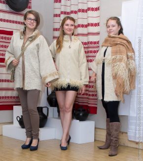 gubás divatbemutató